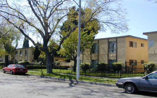 1426 Minnie St in Santa Ana, CA - Foto de edificio - Building Photo