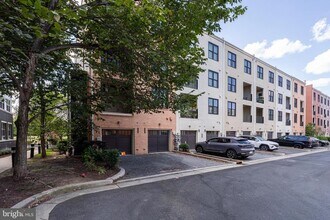 1903 Richmond Hwy in Alexandria, VA - Building Photo - Building Photo