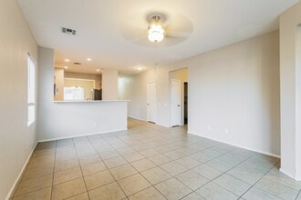 11722 W Lincoln St in Avondale, AZ - Foto de edificio - Building Photo