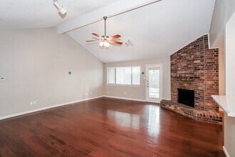 2614 Berkshire Ln in Grand Prairie, TX - Building Photo - Building Photo