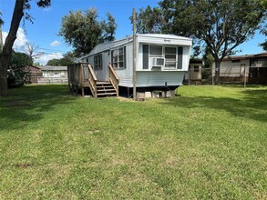 116 Industrial St in La Marque, TX - Foto de edificio - Building Photo