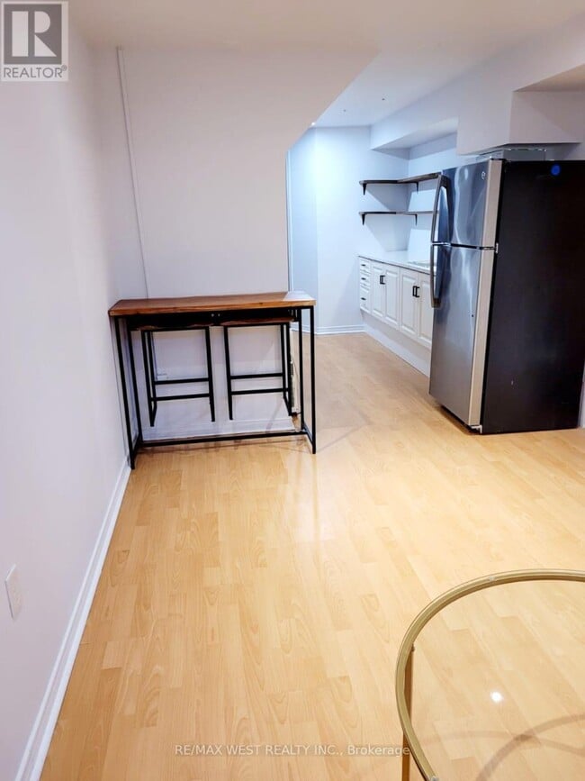 470 Flannery Dr in Fergus, ON - Building Photo - Building Photo