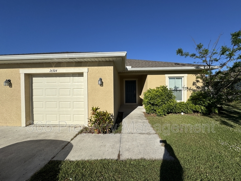 26304 Explorer Rd in Port Charlotte, FL - Building Photo