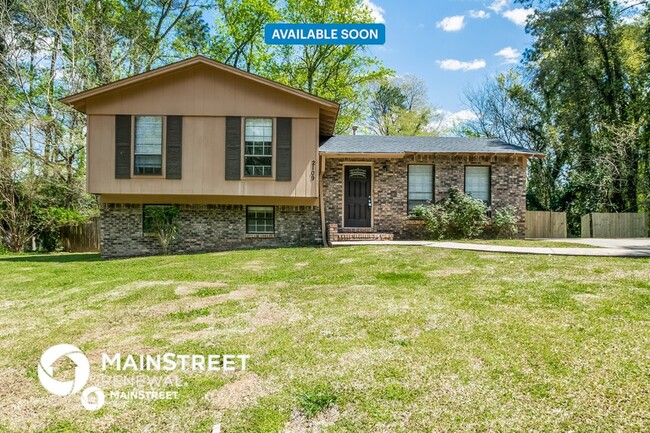 property at 2109 Pershing Rd