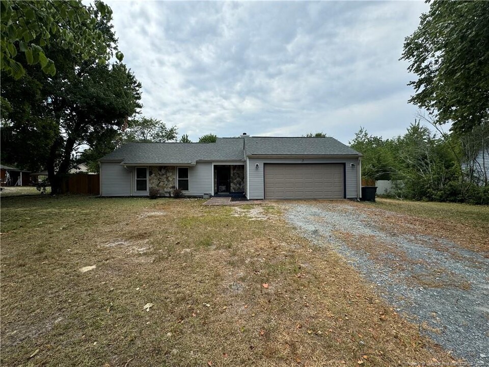 200 Sierra Trail in Spring Lake, NC - Building Photo