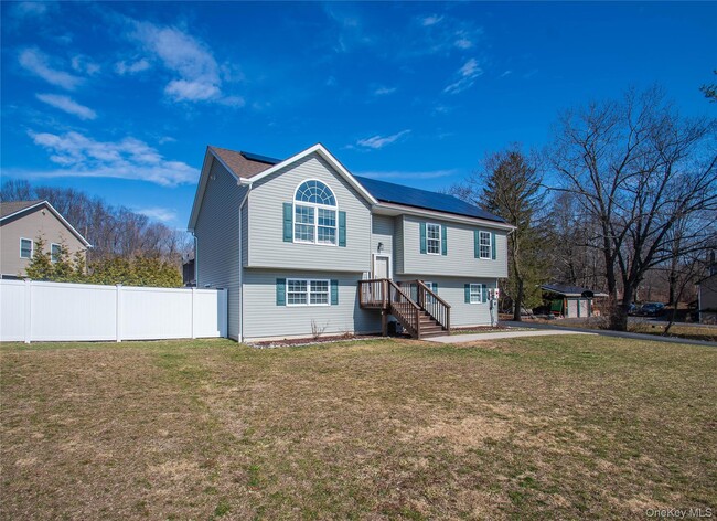 property at 3 Shoddy Hollow Rd