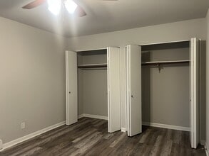 1694 Molitor Rd in Aurora, IL - Building Photo - Building Photo