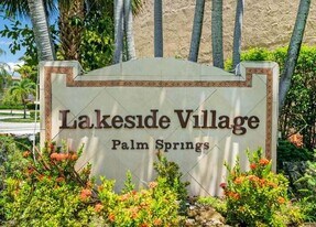 500 Davis Rd in Palm Springs, FL - Building Photo