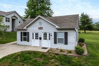 Prospector's Point Apartments in De Soto, KS - Foto de edificio - Building Photo