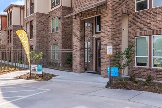 540 Richcrest Dr in Houston, TX - Building Photo - Building Photo