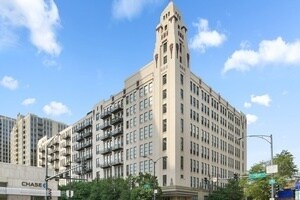 758 N Larrabee St in Chicago, IL - Building Photo