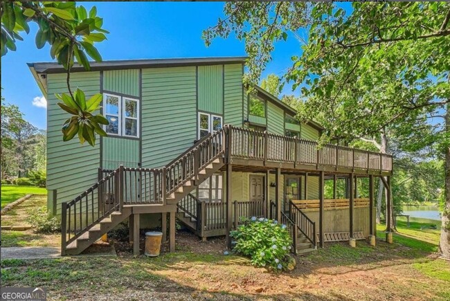 property at 5197 Woodmont Dr