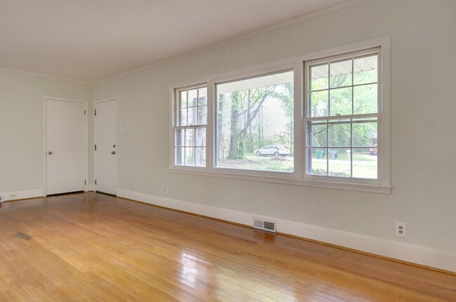 827 Glendora Dr in Charlotte, NC - Building Photo - Building Photo