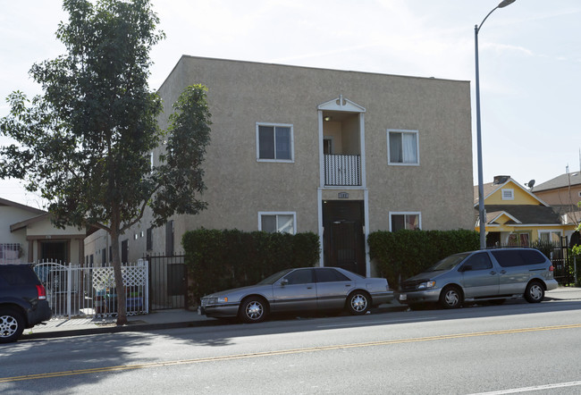 182 W Vernon Ave in Los Angeles, CA - Building Photo - Building Photo