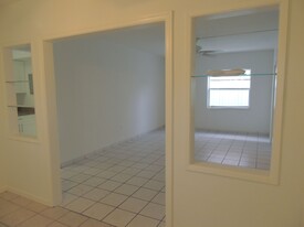 2243 Calais Dr in Miami Beach, FL - Building Photo - Building Photo