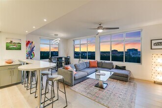 54 Rainey St in Austin, TX - Building Photo - Building Photo