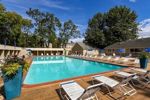 Wellington Woods in Morrisville, PA - Building Photo