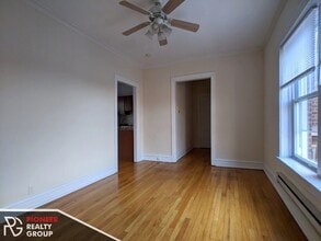 949 W Cornelia Ave, Unit 953-3A in Chicago, IL - Building Photo - Building Photo