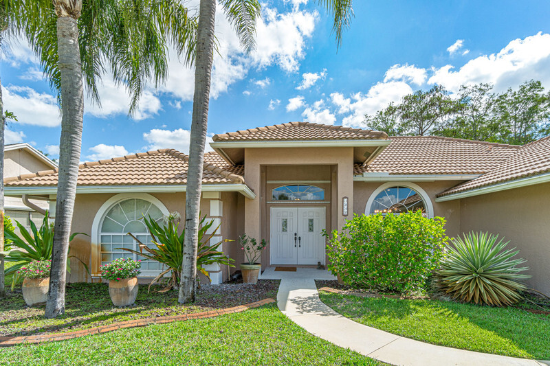 1840 Hollyhock Rd in Wellington, FL - Foto de edificio