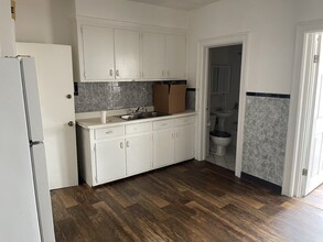 28 Center St, Unit 1 in Jersey City, NJ - Building Photo - Building Photo