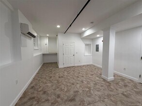 94 4th Ave in Bay Shore, NY - Foto de edificio - Building Photo