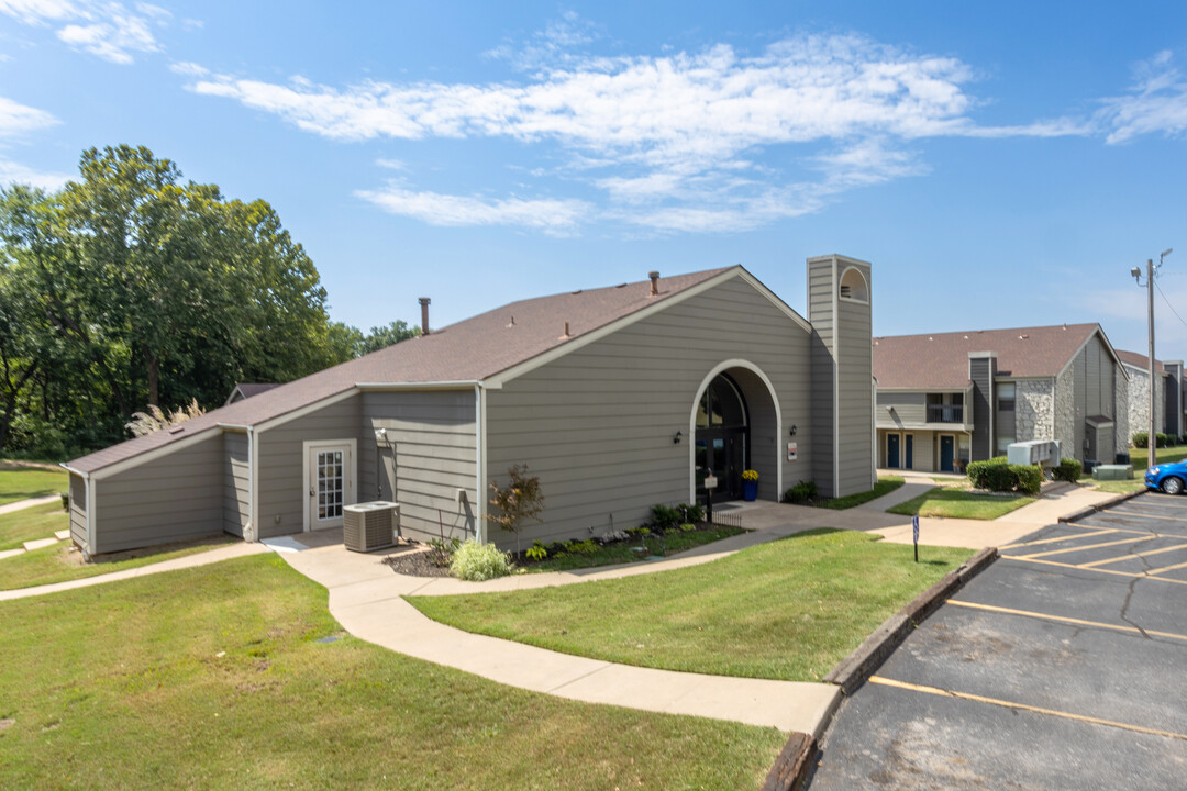 Apple Creek Apartments in Sand Springs, OK - Building Photo