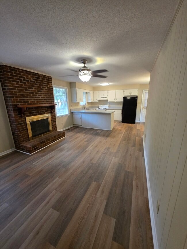 1301 Fowler Dr in Garner, NC - Building Photo - Building Photo