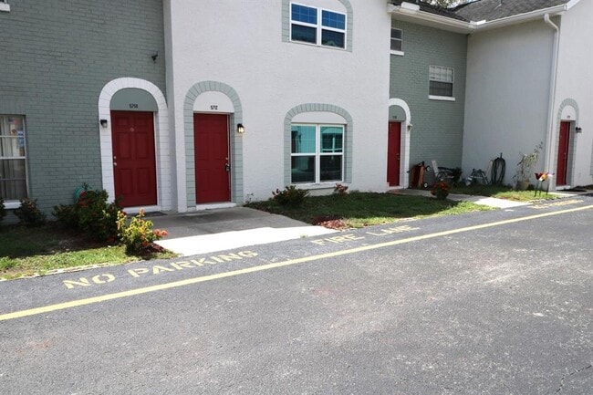 5712 Townhouse Dr in New Port Richey, FL - Building Photo - Building Photo
