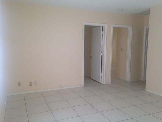 230 NE 40th St in Oakland Park, FL - Building Photo - Building Photo