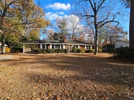 384 Mimosa Cir in Aiken, SC - Building Photo