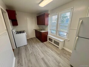 33 Harrison Ave in Lynbrook, NY - Building Photo - Building Photo