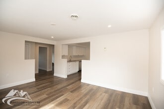 216 Gillard St in Wallaceburg, ON - Building Photo - Building Photo