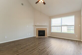 4939 Forest Hurst Dr in Spring, TX - Building Photo - Building Photo