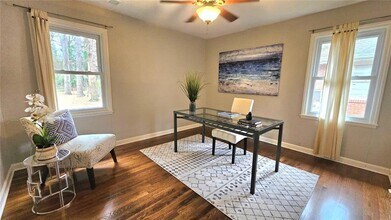 2343 Hunting Valley Dr in Decatur, GA - Building Photo - Building Photo