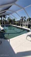 3010 SE 18th Pl in Cape Coral, FL - Foto de edificio - Building Photo
