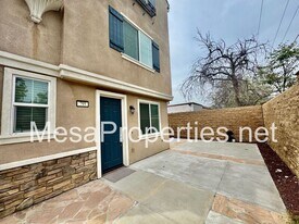 795 Hazel Wy in Pomona, CA - Building Photo