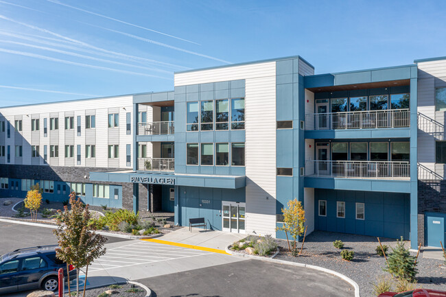 Rockwood at Whitworth in Spokane, WA - Foto de edificio - Building Photo