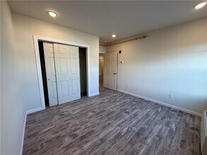 327 Pine St in Pawtucket, RI - Foto de edificio - Building Photo