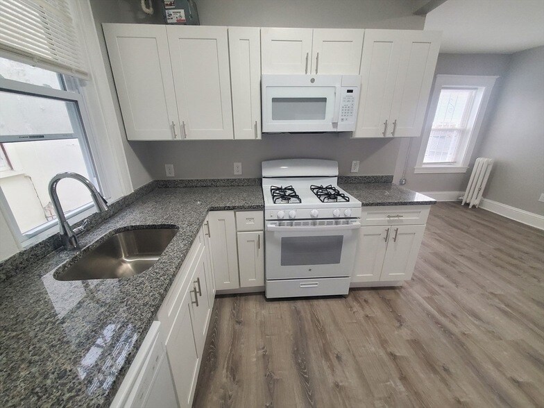 738 Washington St, Unit 29 in Norwood, MA - Foto de edificio