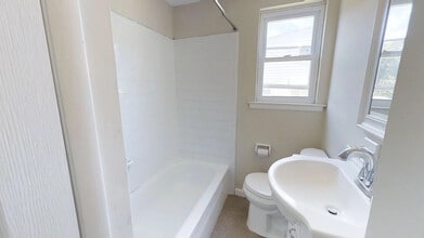 418 Lake Ave in Gloucester Township, NJ - Building Photo - Building Photo