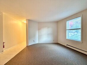 20 Crescent St NE in Grand Rapids, MI - Foto de edificio - Building Photo