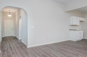 1884 Landing Pl in Deatsville, AL - Building Photo - Building Photo