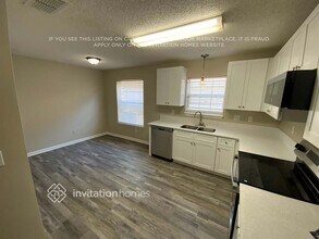 96042 Morton Ln in Yulee, FL - Foto de edificio - Building Photo