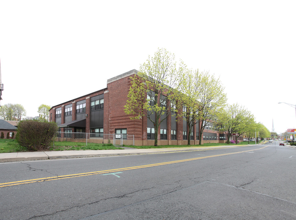 School II Apartments in New Britain, CT - Building Photo