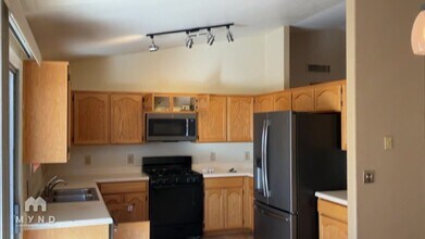 1679 W Camino Acierto in Sahuarita, AZ - Building Photo - Building Photo