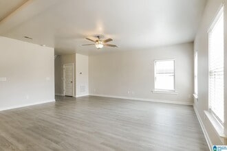 115 Ridgeview Cir in Jemison, AL - Foto de edificio - Building Photo