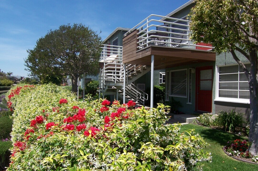 2916 Grand Canal, Unit 2916 in Venice, CA - Building Photo