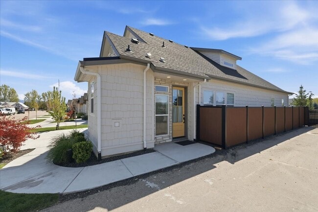 3927 W Spring House Ln in Eagle, ID - Building Photo - Building Photo