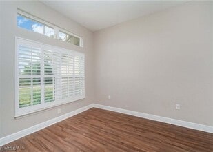 3423 NE 12th Ave in Cape Coral, FL - Foto de edificio - Building Photo