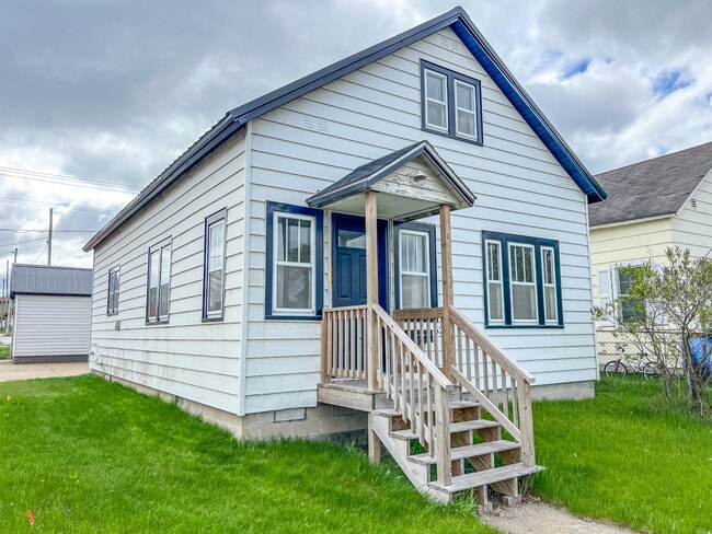 property at 527 N 11th St